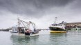 Pescadores franceses encerram protesto e navios de guerra britânicos deixam Canal da Mancha