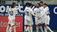 Com 2 de Varane, Real Madrid sofre, mas vence lanterna de virada no Espanhol