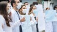 Residentes em greve protestam no Hospital São Paulo contra falta de insumos e medicamentos básicos