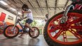 Iniciativas reaproximam crianças das bikes com 'biciclotecas' e ensino na escola