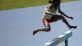 Favorita, etíope perde sapatilha, mas se classifica para a final dos 3 mil metros