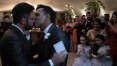 Prefeito gay se casa com parceiro em Lins (SP)