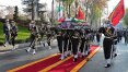 Irã faz funeral de gala para cientista assassinado, acusa Israel e promete retaliação