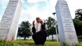 Bósnios lembram 25 anos do genocídio de Srebrenica, que matou 8 mil muçulmanos