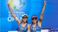 Após ganhar medalha no vôlei de praia, Carol Solberg grita 'Fora Bolsonaro'