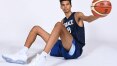 Jovem francês de 16 anos e 2,18m impressiona em treino com All-Star da NBA