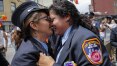 Com cores e dança, milhares de pessoas celebram o orgulho gay em Nova York
