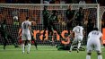 Herói da classificação argelina oferece gol a político que torceu contra
