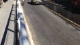 Ciclistas se arriscam na Avenida Niemeyer