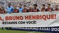 Bruno Henrique vai operar o joelho e pode ficar fora do Flamengo por até um ano