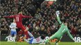 Liverpool goleia United mais uma vez e assume liderança do Campeonato Inglês