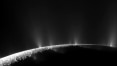 Hidrogênio encontrado em lua de Saturno poderia dar suporte a vida de micróbios
