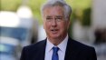 Ministro da Defesa britânico renuncia após acusações de assédio sexual