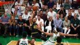 Curry dá show, Golden State Warriors bate Celtics em Boston e iguala final da NBA