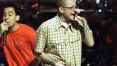 'Chocado e de coração partido', diz Mike Shinoda sobre a morte de Chester Bennington
