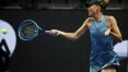 Com 'pneu', Sharapova bate australiana na estreia em São Petersburgo