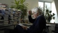 'Competição para lucrar com vacinas é ultrajante', diz Noam Chomsky