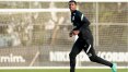 Corinthians multa Jô por usar chuteiras verdes em jogo do Brasileirão