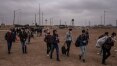 Restrições nas fronteiras para conter pandemia deixam milhões de imigrantes em limbo jurídico