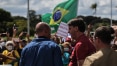 Nove partidos planejam ingressar com notícia-crime por participação de Bolsonaro em ato