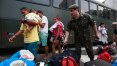 Venezuelanos chegam a São Paulo com quase nada e apreensivos