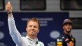 Rosberg se dá bem e larga na pole