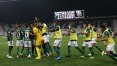 Palmeiras aproveita expulsão, vence o Corinthians e aumenta crise no rival