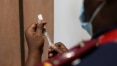Uso de doses de reforço contra Ômicron dificulta chegada de vacinas a países pobres