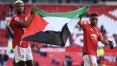 Confronto em Gaza invade os gramados: Pogba levanta bandeira palestina em jogo do United