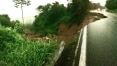 Chuva deixa 34 desabrigados e interdita rodovia Rio-Santos em Ubatuba