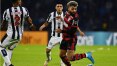 Arão faz contra, Flamengo empata com Talleres e perde 100% na Libertadores