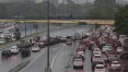 Chuva paralisa CPTM e volta a complicar o trânsito em São Paulo