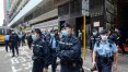 Jornal pró-democracia em Hong Kong fechará após prisão de jornalistas