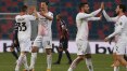 Ibrahimovic perde pênalti, mas Milan vence Bologna e segue na ponta do Italiano