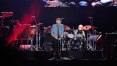 James Taylor estreia turnê com Elton John com o dedo quebrado e hits do passado