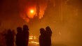 Novo protesto no Chile acaba em grande incêndio no centro de Santiago