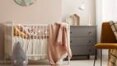 Monte o quartinho do bebê com opções de berços, cômodas e guarda-roupa