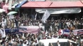 Taleban celebra vitória com enterro de bandeiras estrangeiras e tiros