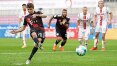 Bayern de Munique bate Colônia fora e assume liderança