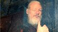 Assange é condenado a quase um ano de prisão por violar condicional em Londres