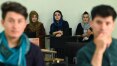 Mulheres afegãs protestam contra as restrições de direitos impostas pelo Taleban