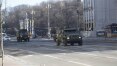 Rússia expande ofensiva militar na Ucrânia por todas as frentes, e Kiev decreta toque de recolher