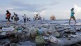 Iniciativas globais tentam deter enxurradas de plástico que chegam aos oceanos