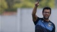 Valentim lamenta gols sofridos pelo Botafogo em início do jogo na Vila Belmiro