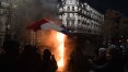 Milhares protestam na França contra lei que proíbe filmagem de policiais