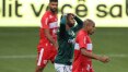 Palmeiras para em goleiro do CRB e está eliminado da Copa do Brasil