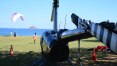 Helicóptero de turismo faz pouso forçado no Rio; perícia investiga bala perdida