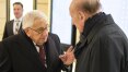 Biografia situa Henry Kissinger entre o homem bélico e diplomata habilidoso