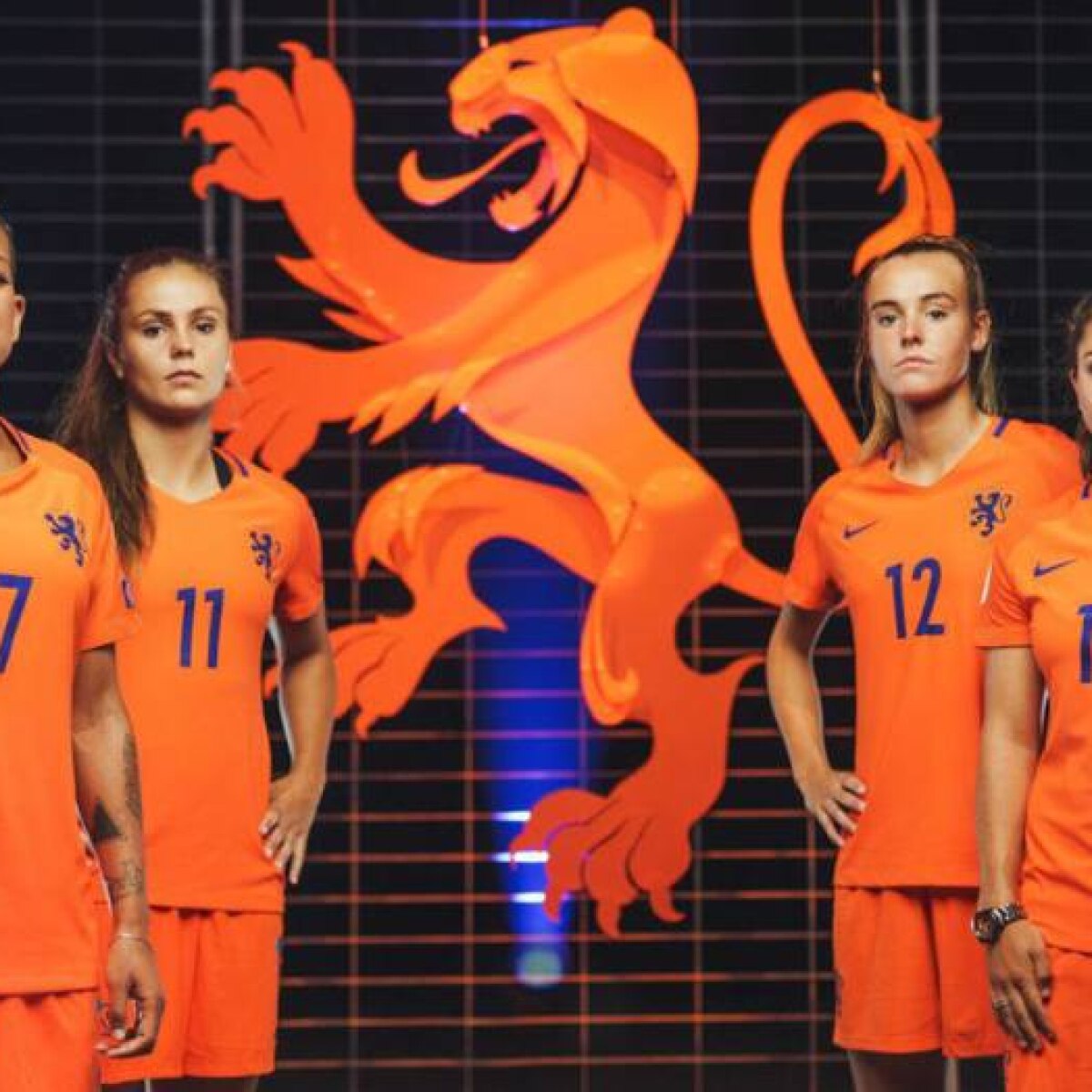 KNVB divulga as novas camisas da seleção masculina e feminina - Futebol  Holandês