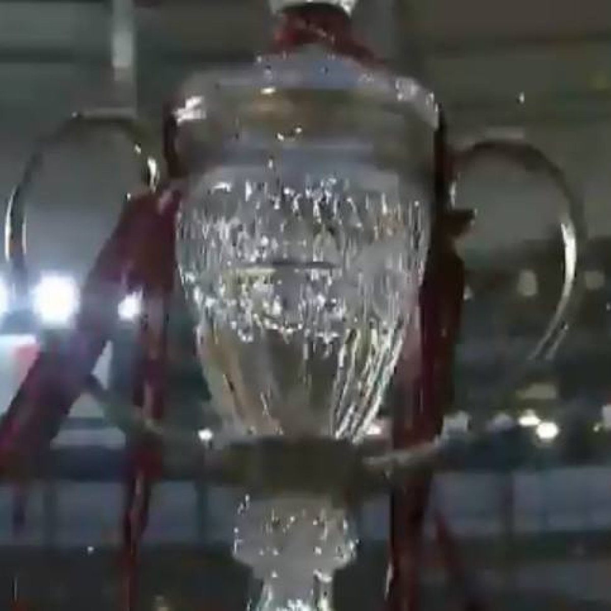 É campeão! Zenit levanta o troféu do Campeonato Russo de 2021/22